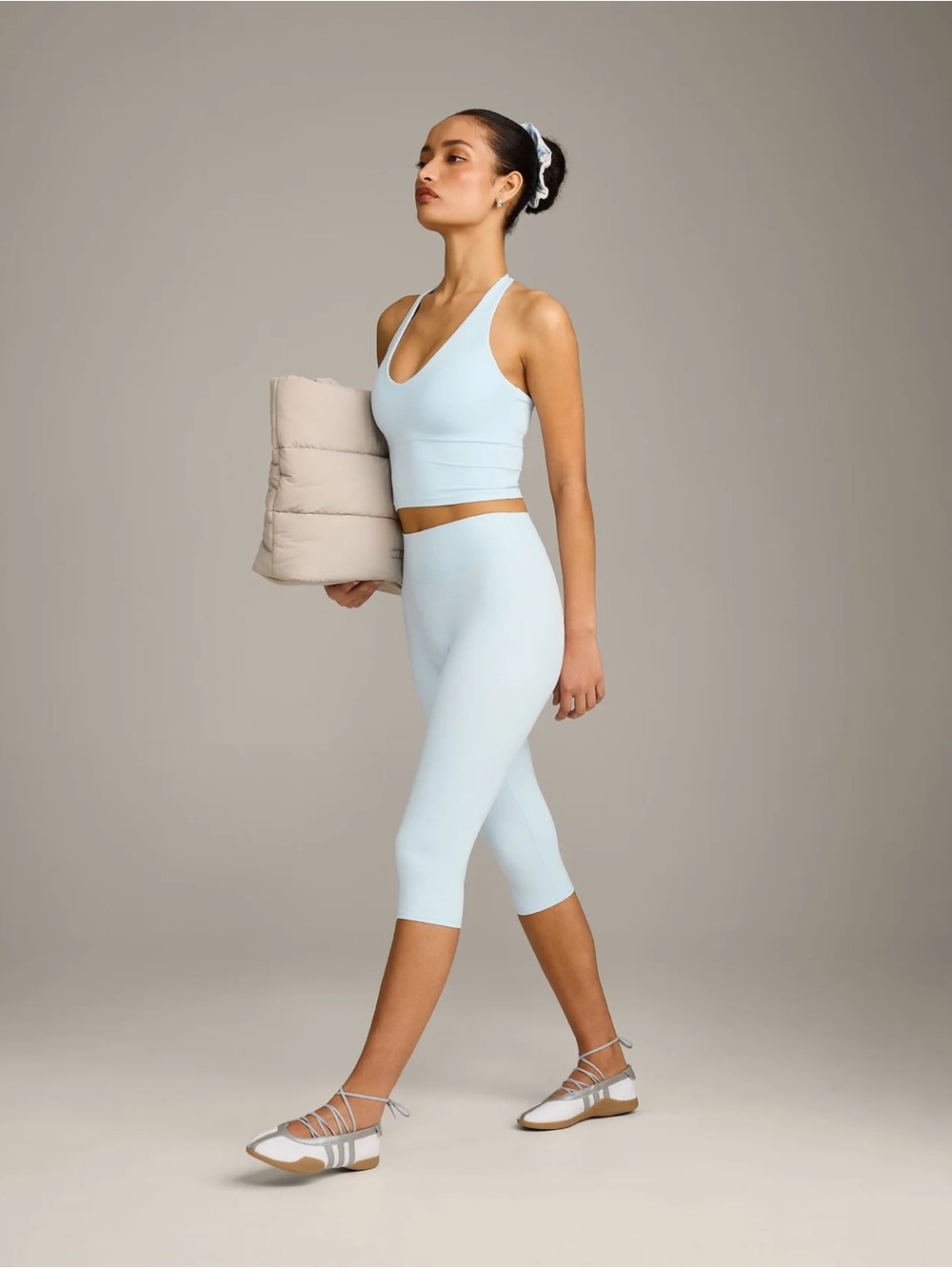 Oner Active SoftMotion High Waisted Capri Leggings Cloud Blue Size Medium